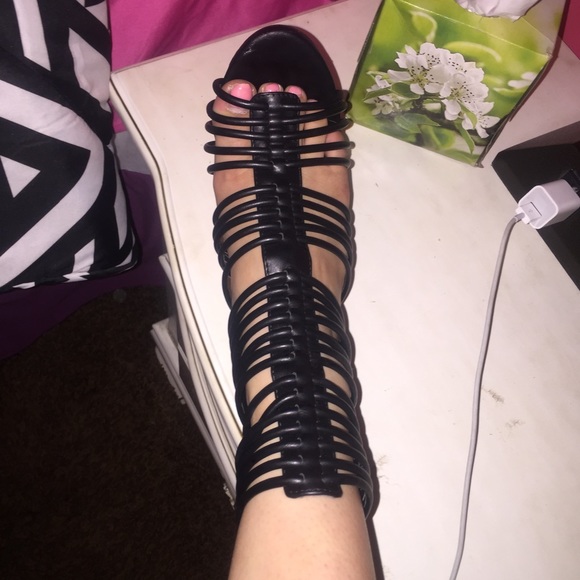 Heels - Picture 2 of 4