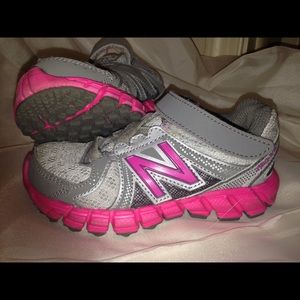 New Balance girls toddler size 7.
