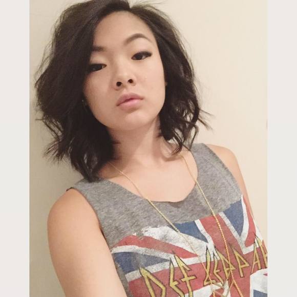 Meet your Posher, Corinne - Picture 1 of 1