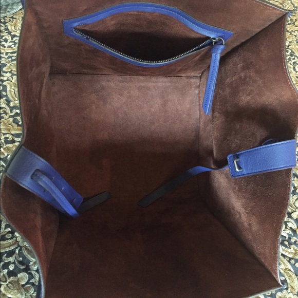 ❌SOLD❌🎉HP Wardrobe Staples🎉Celine Runway Phantom - Picture 2 of 4