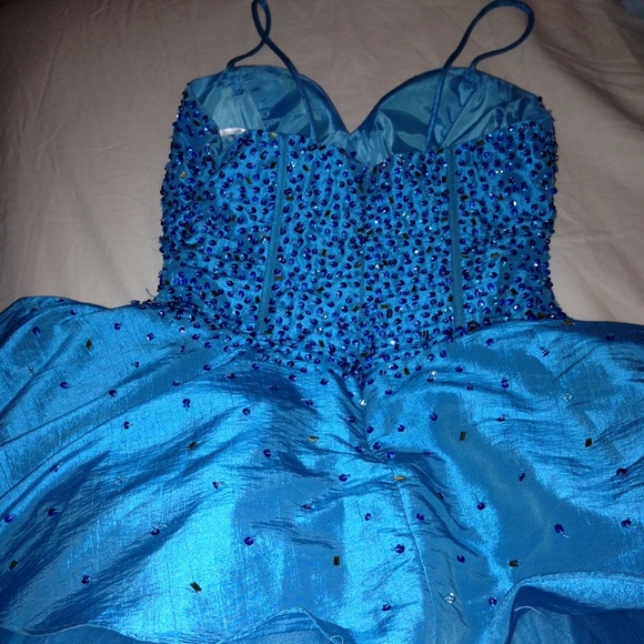 Homecoming dress - Picture 4 of 4