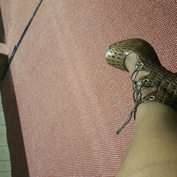 Meet your Posher, Lkeshia - Picture 3 of 3