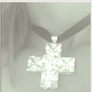 90s Kylie style choker necklace.