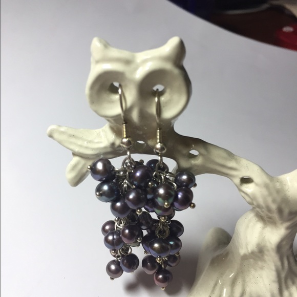 Grey Mini garnet cluster Pearl dangle earrings - Picture 2 of 3