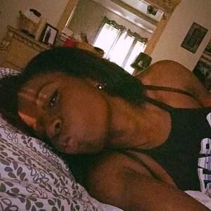 Meet your Posher, Kiona