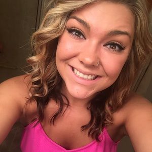 Meet your Posher, Alicia