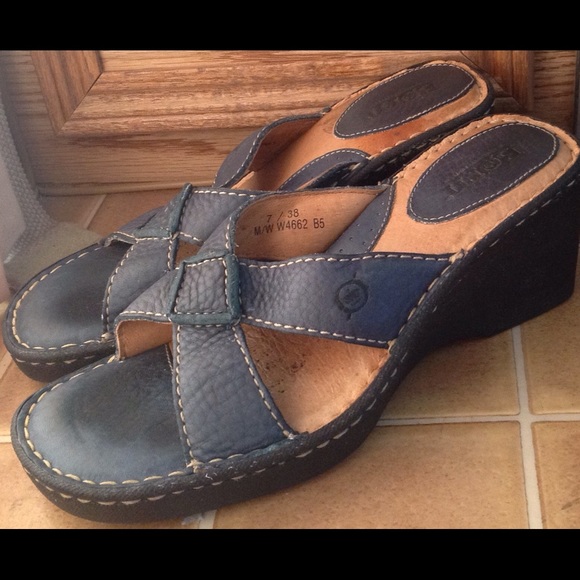 BORN Criss cross front slip on wedge sandals. Sz 7