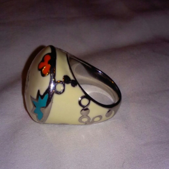 Ring - Picture 2 of 2
