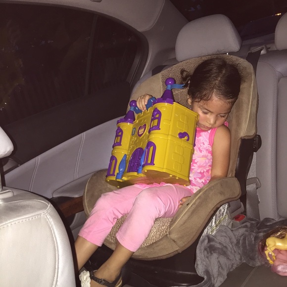 Meet your Posher, Reyes - Picture 1 of 1