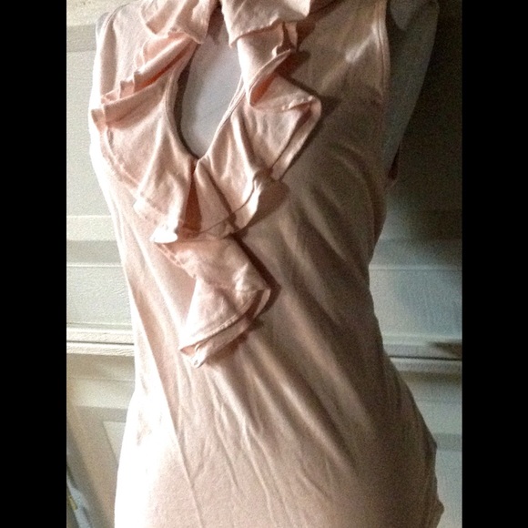 BANANA REBUBLIC RUFFLE FRONT LG KEYHOLE COTTON TOP