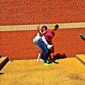 Meet your Posher, Lauren