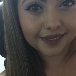 Meet your Posher, Claudia