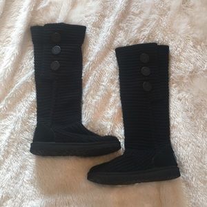 Black knit uggs!