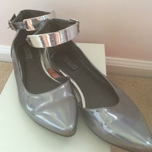 Iridescent UO Flat