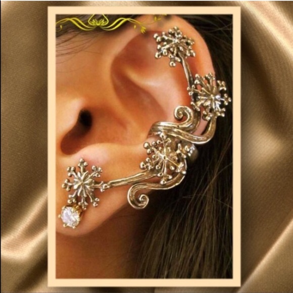 NIP ONE Floral Ear Cuff