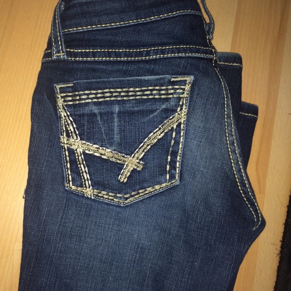 Buckle Jeans
