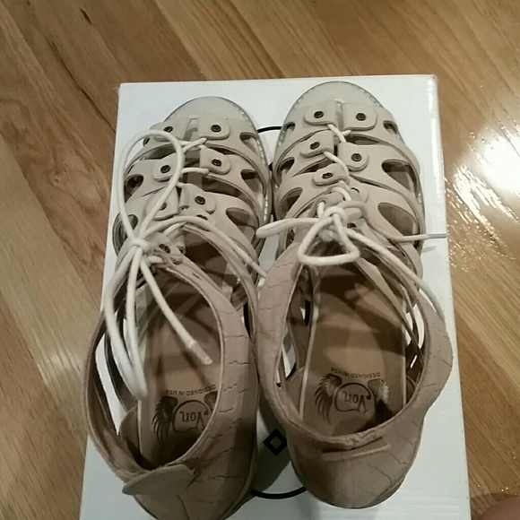 (SOLD)NWOT VON DUTCH TIGHTENUP LEATHER SANDAL - Picture 4 of 4