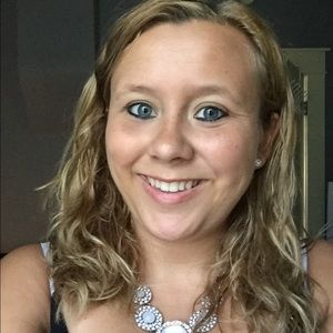 Meet your Posher, Angela