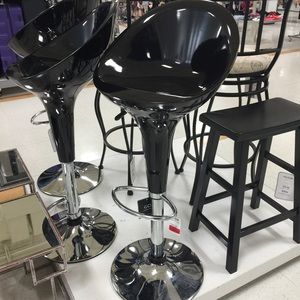 Meet your Posher, Jerra