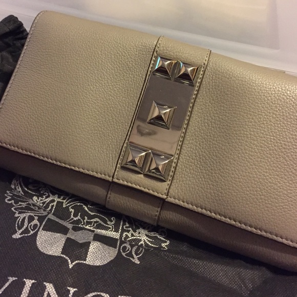 Vince Camuto clutch - Picture 2 of 4