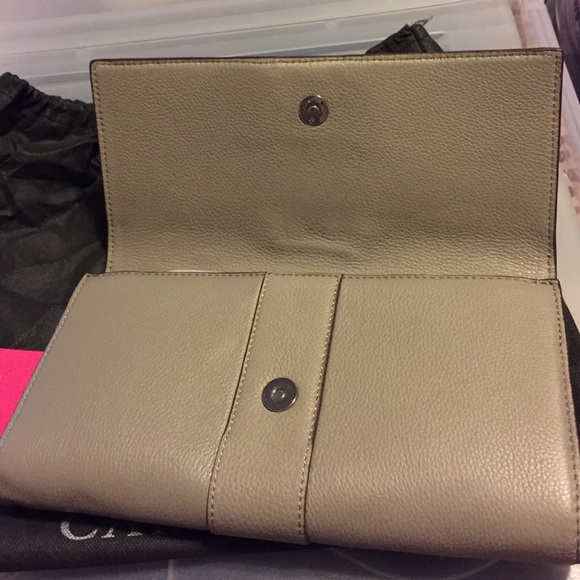 Vince Camuto clutch - Picture 3 of 4