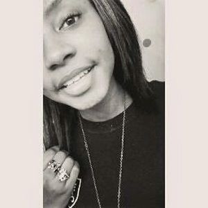 Meet your Posher, Ayanna