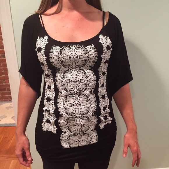 Black & white top
