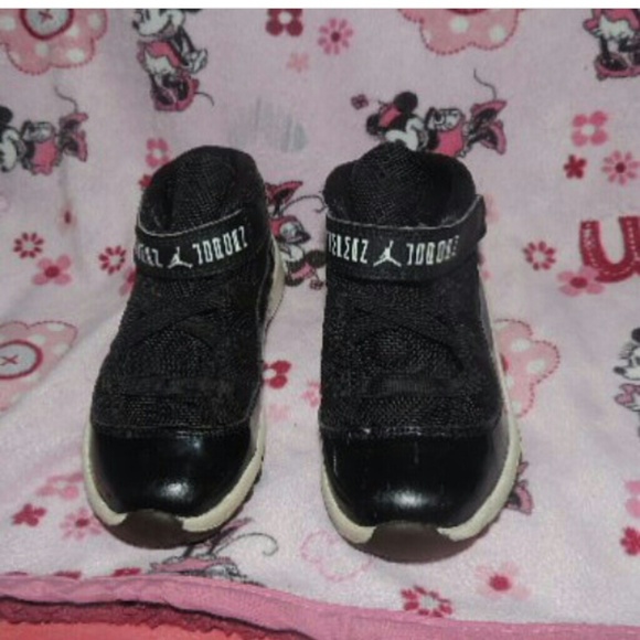 Bred 11's - Picture 1 of 1