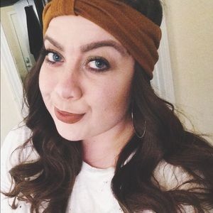 Meet your Posher, Hayley