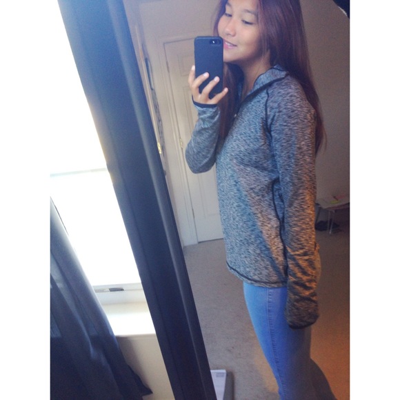 Calvin Klein Performance: Dry Fit Work Out Top! - Picture 2 of 3