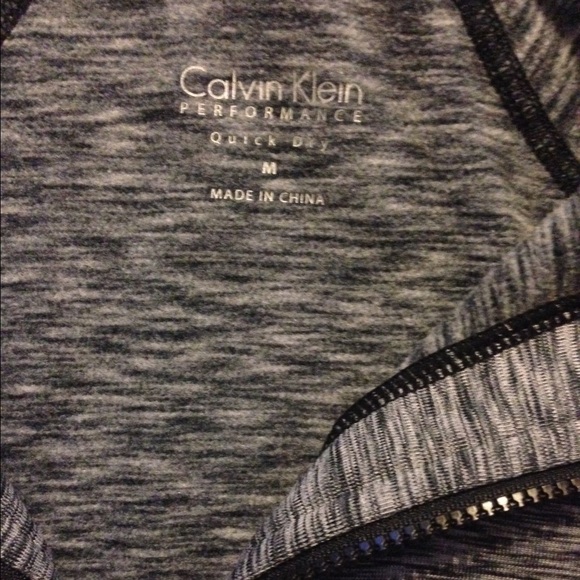 Calvin Klein Performance: Dry Fit Work Out Top! - Picture 3 of 3