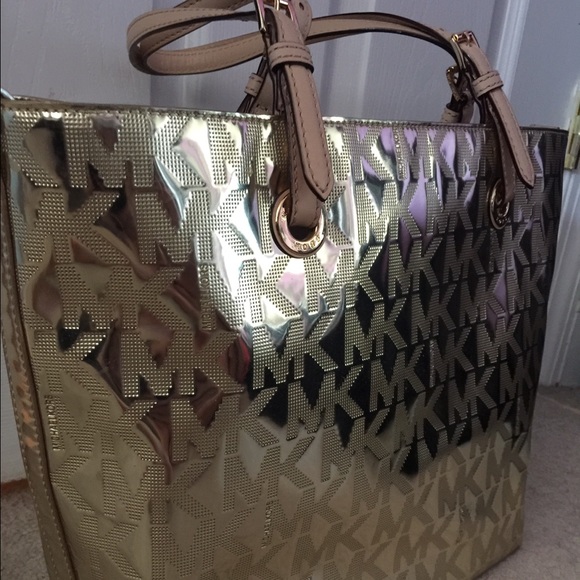 🔴SOLD🔴Michael Kors Gold Tote