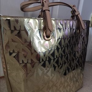 🔴SOLD🔴Michael Kors Gold Tote
