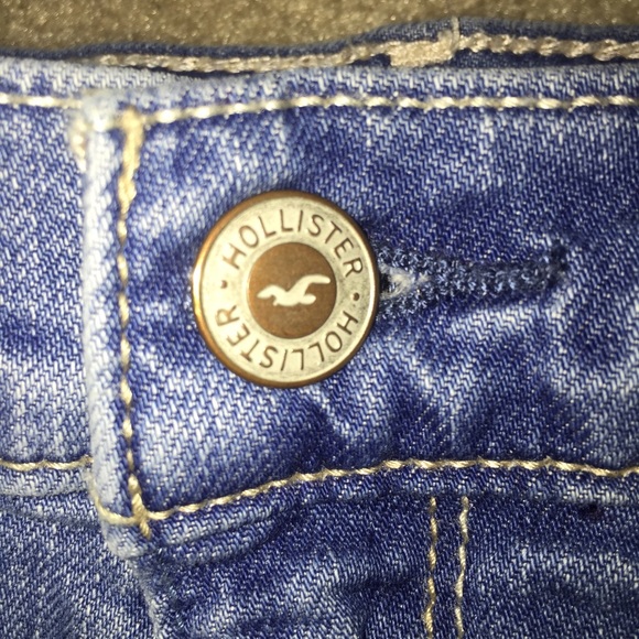 Hollister Co high rise medium wash denim shorts - Picture 4 of 4