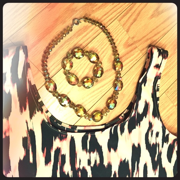 Beautiful Golden Hued Iridescent Oval Beaded Set - Picture 1 of 4