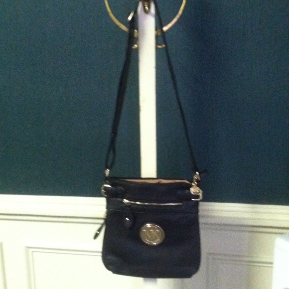 Michael Kors black leather cross body - Picture 1 of 4
