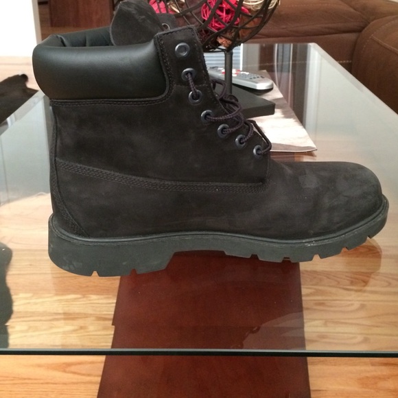 Northface men's all black boots 11.5