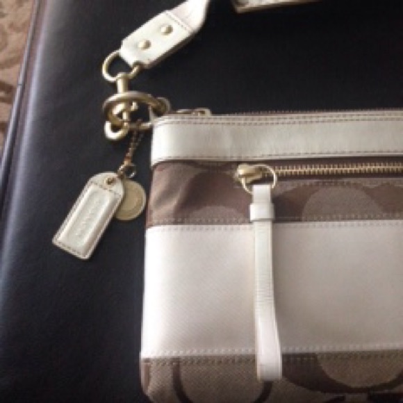 Small coach shoulder bag - Picture 2 of 4