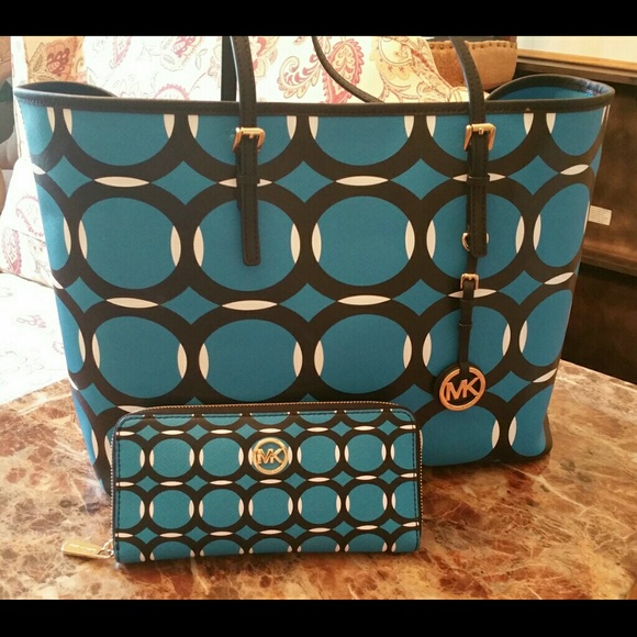 MK..ART DECO lg tote & wallet!   ** Traded **