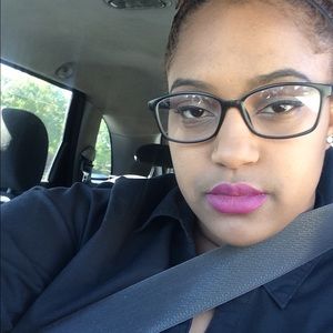 Meet your Posher, Joy