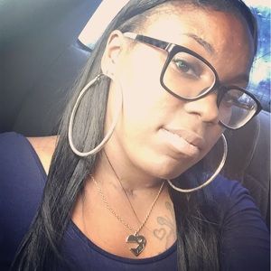 Meet your Posher, Parthenia