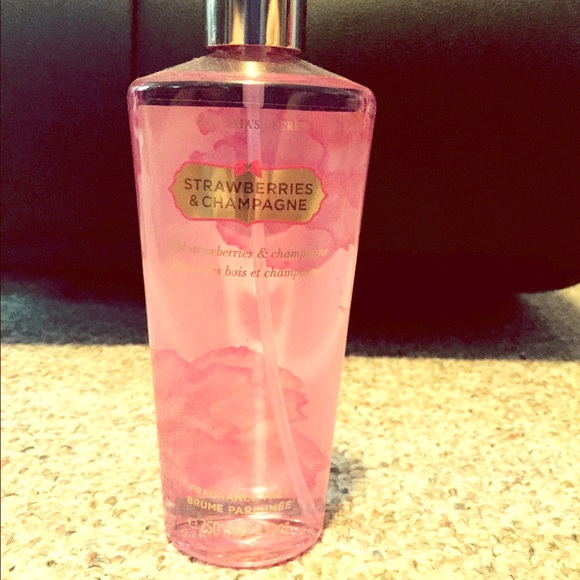 🎉VS body spray! NWT🎉