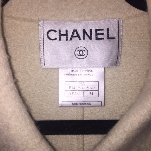 💘HP💘Authentic Chanel ivory wool coat - Picture 2 of 4