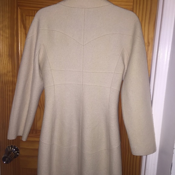 💘HP💘Authentic Chanel ivory wool coat - Picture 3 of 4