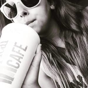 Meet your Posher, Adrienne