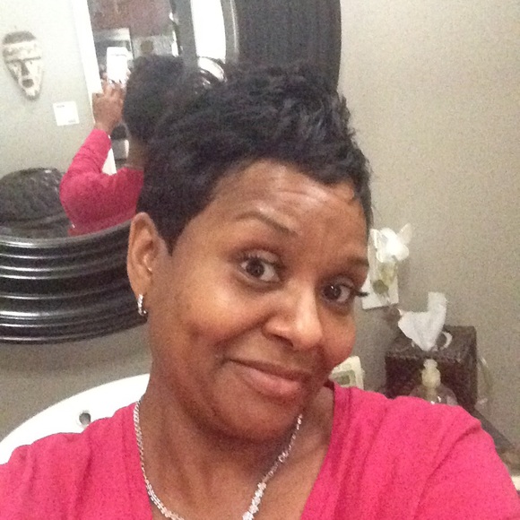 Meet your Posher, Monica