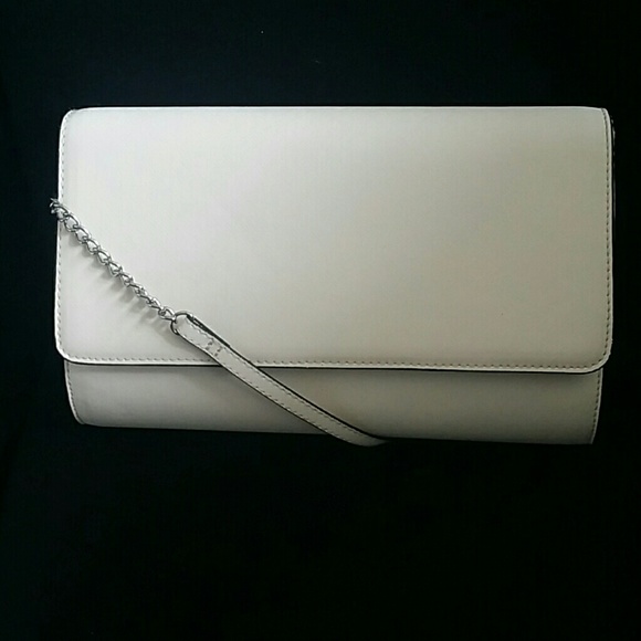 Shoulder clutch