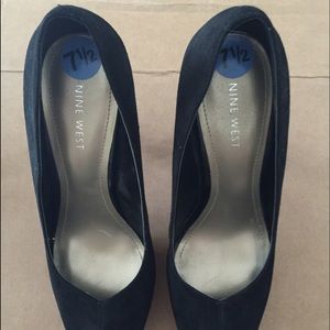 🎄 Nine West Black Suede High Heel Shoe