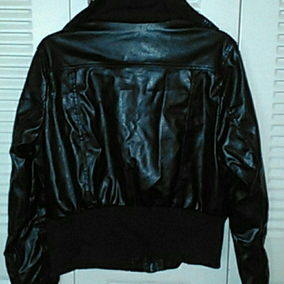 Cute fall/winter jacket - Picture 3 of 4