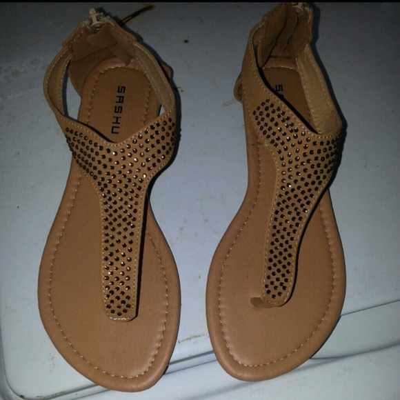 Sandals - Picture 1 of 2